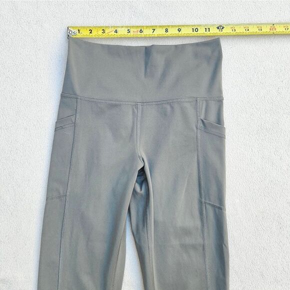 NWOT Yogalicious Lux Olive Green Capri High Rise Leggings with Side Pockets - Picture 5 of 9
